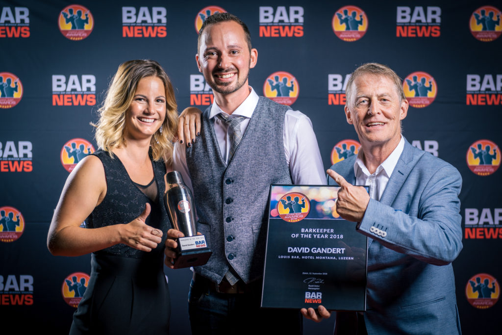 Der Preisträger inmitten von