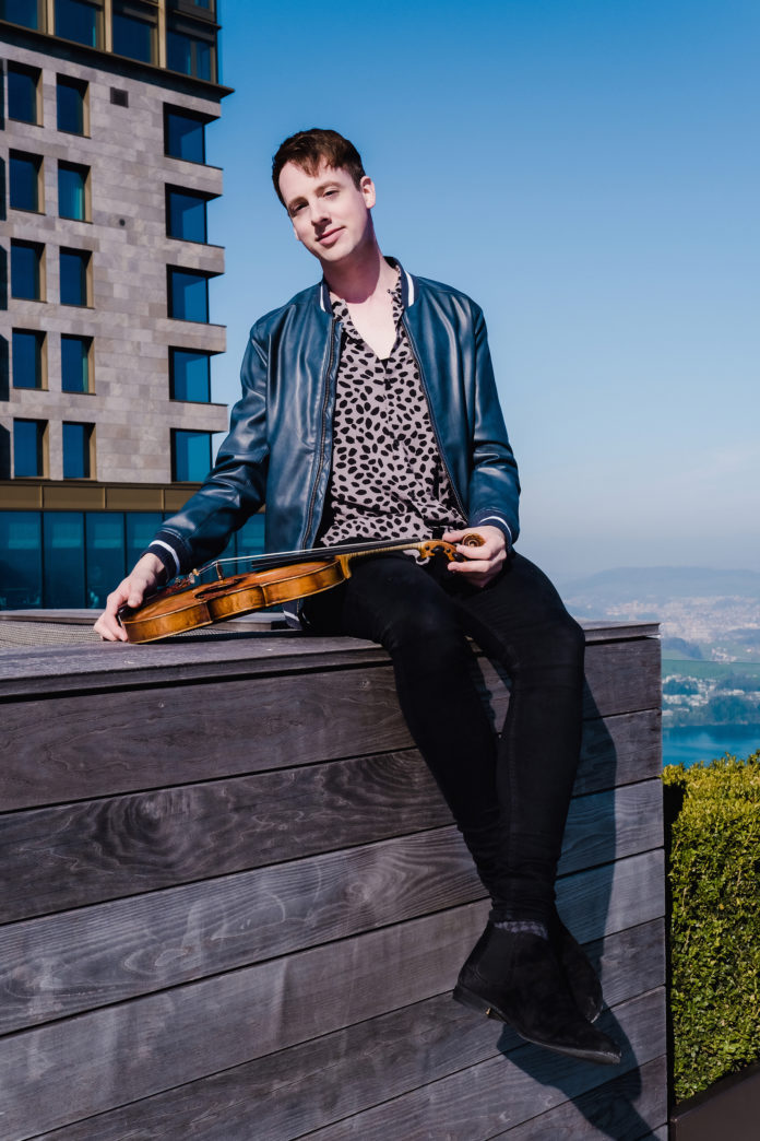 Jesper Gasseling auf einer Treppe