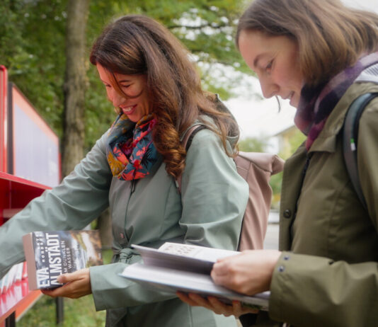 ex libris: Aus Plakatstellen echte Bücherregale gestaltet!