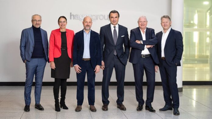 von links nach rechts: Antoine Raymond, Prof. Dr. Ing. Gisela Lanza, Daniel Hager, Dr. Filip Thon, Prof. Dr. Rainer Lorz, Peter Hager