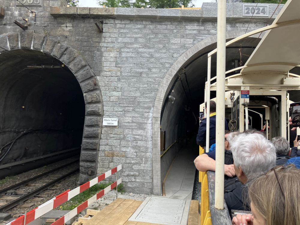 Die Einfahrt in den neuen Albula-Tunnel war ein Spektakel. (Quelle: insidenews).