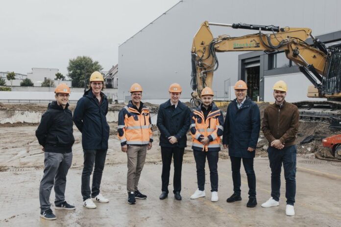 Geschaeftsleitung Sonepar Suisse AG und General-und Bauplanung B3. Quelle: zVg.