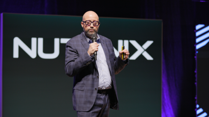 Bild: Sammy Zoghlami, Senior Vice President EMEA bei Nutanix.