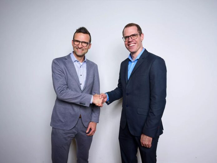 Thomas Knüsel (li.), CEO der Cyberlink AG, und Manuel Schweizer, CEO der cloudscale.ch AG.