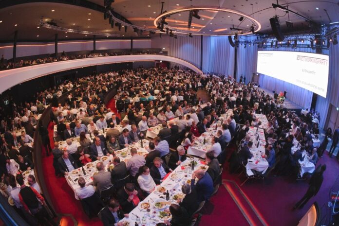 Die 22. ICT-Networking Party im Berner Kursaal war gut besucht. Bild: Markus Senn.