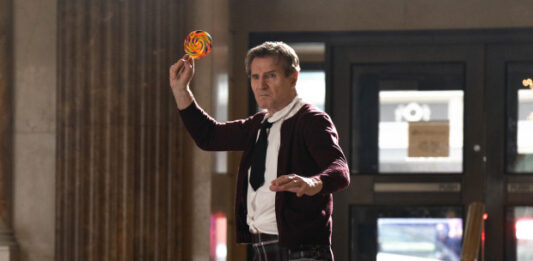 „The Naked Gun ’25“ mit Liam Neeson & Pamela Anderson