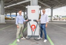 AVIA VOLT bündelt Kräfte mit ABB und Etrel (Fotoquelle AVIA VOLT) rechts: Kajetan Mazenauer, CEO AVIA VOLT